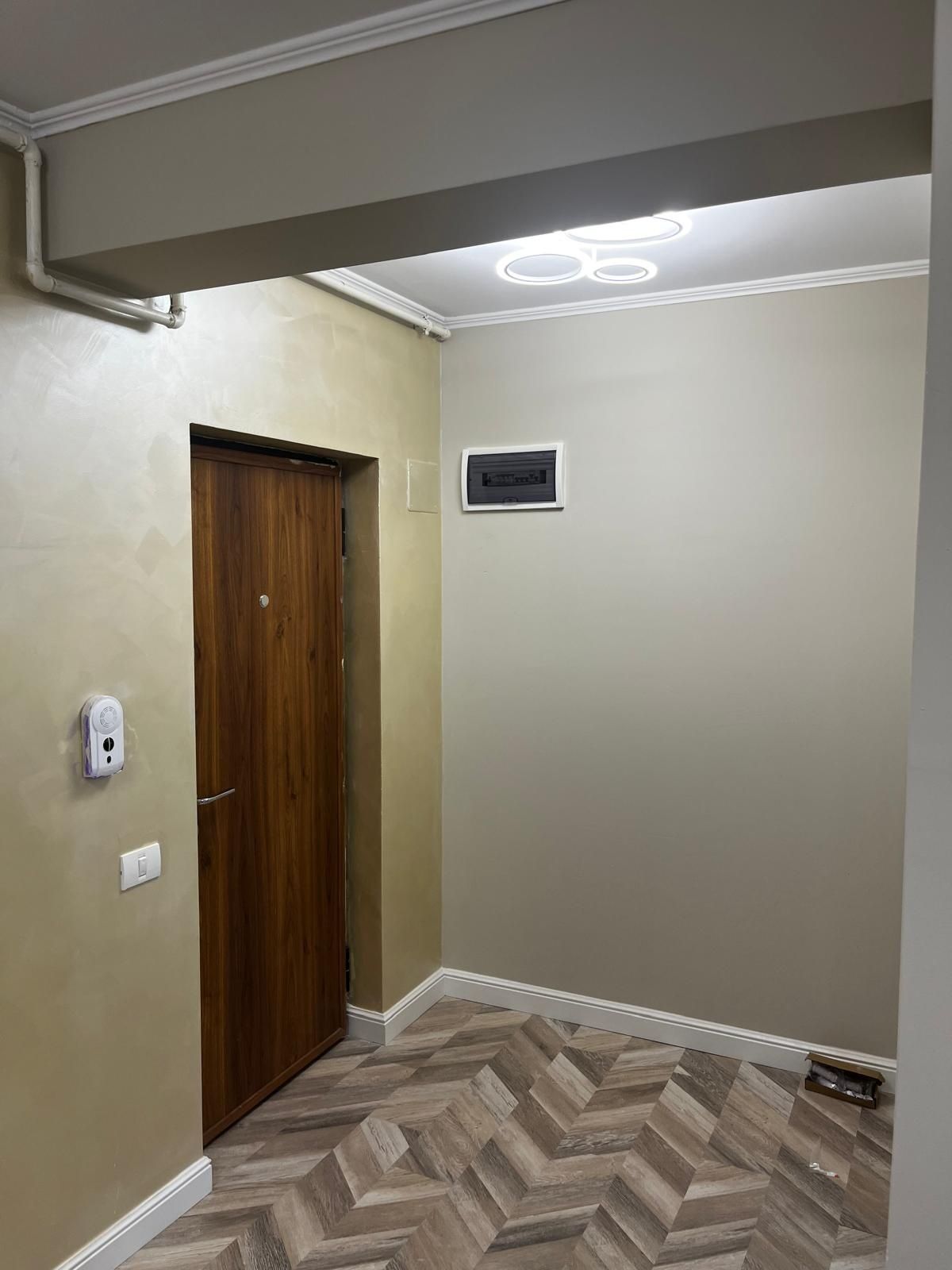Apartament nou de închiriat/ Palazu Mare