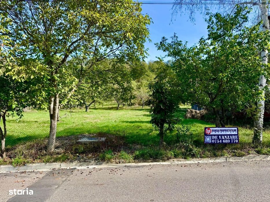 SE VINDE Teren Intravilan intr-o zona plina de verdeata din Falticeni
