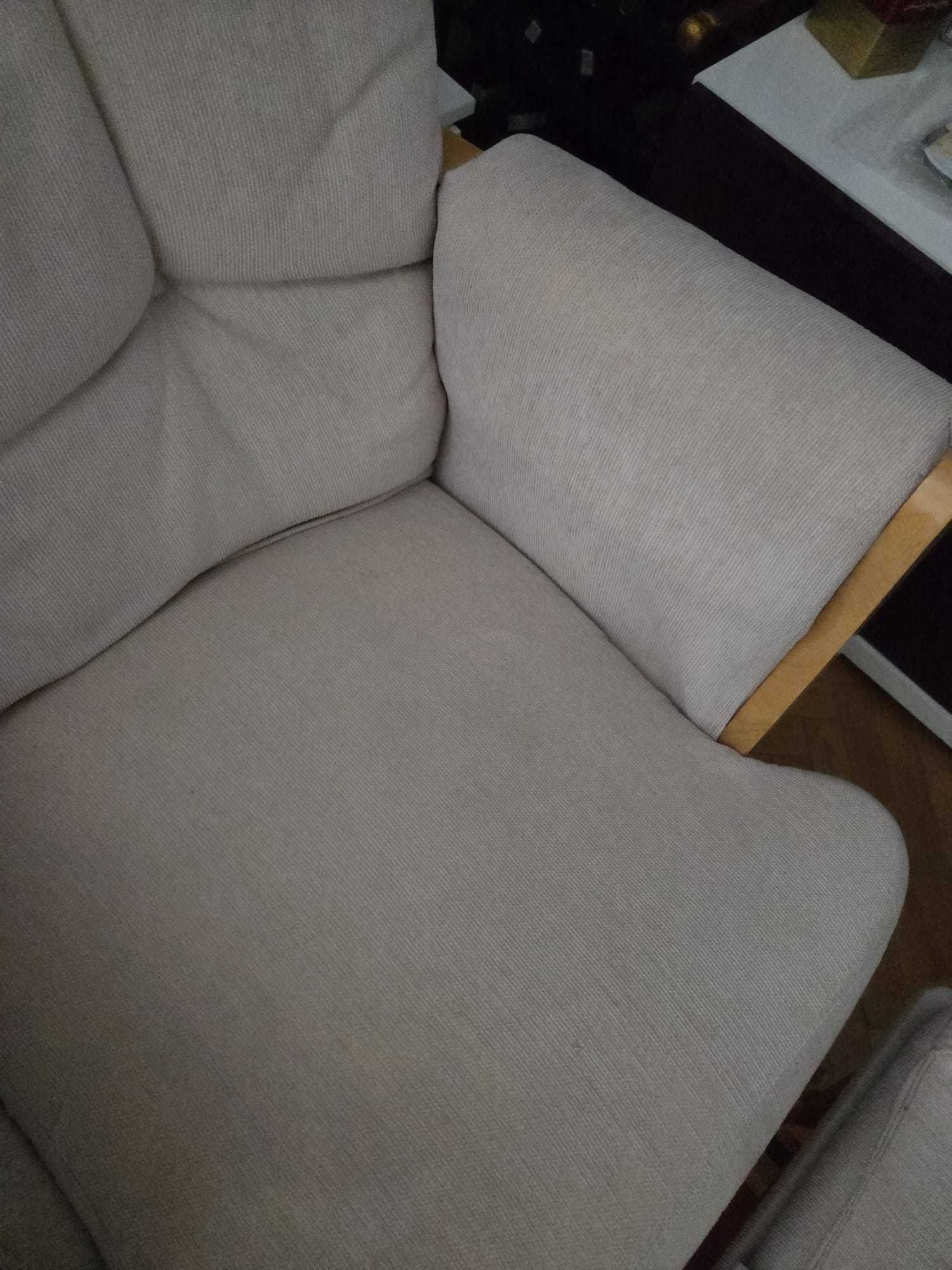 Scaun balansoar pentru alaptat cu suport picioare