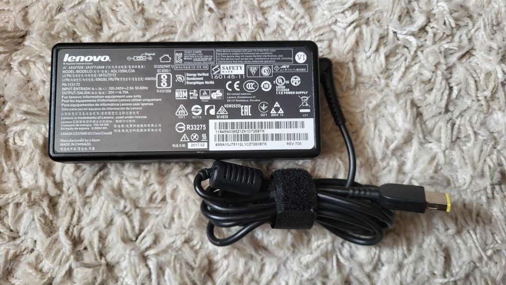 LENOVO 135W Incarcator AC Adaptor 20V-6.75A cu mufa usb cu pin central