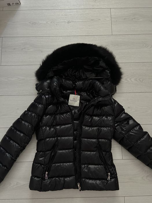 Geaca Moncler impecabila