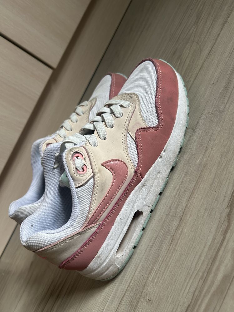 Маратонки NIKE air