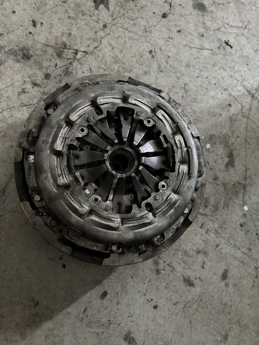 Vand piese mercedes motor 2.2 cod 651