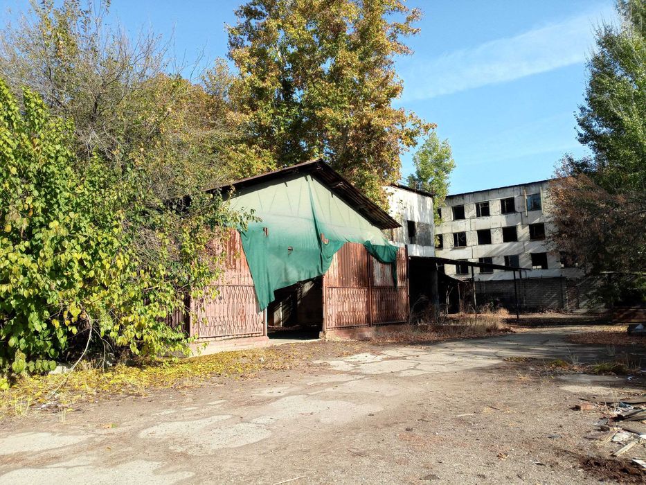 715kvm. 2qavatli Mirzo Ulug'bek tumani Yugnakiy mahallasida joylashgan