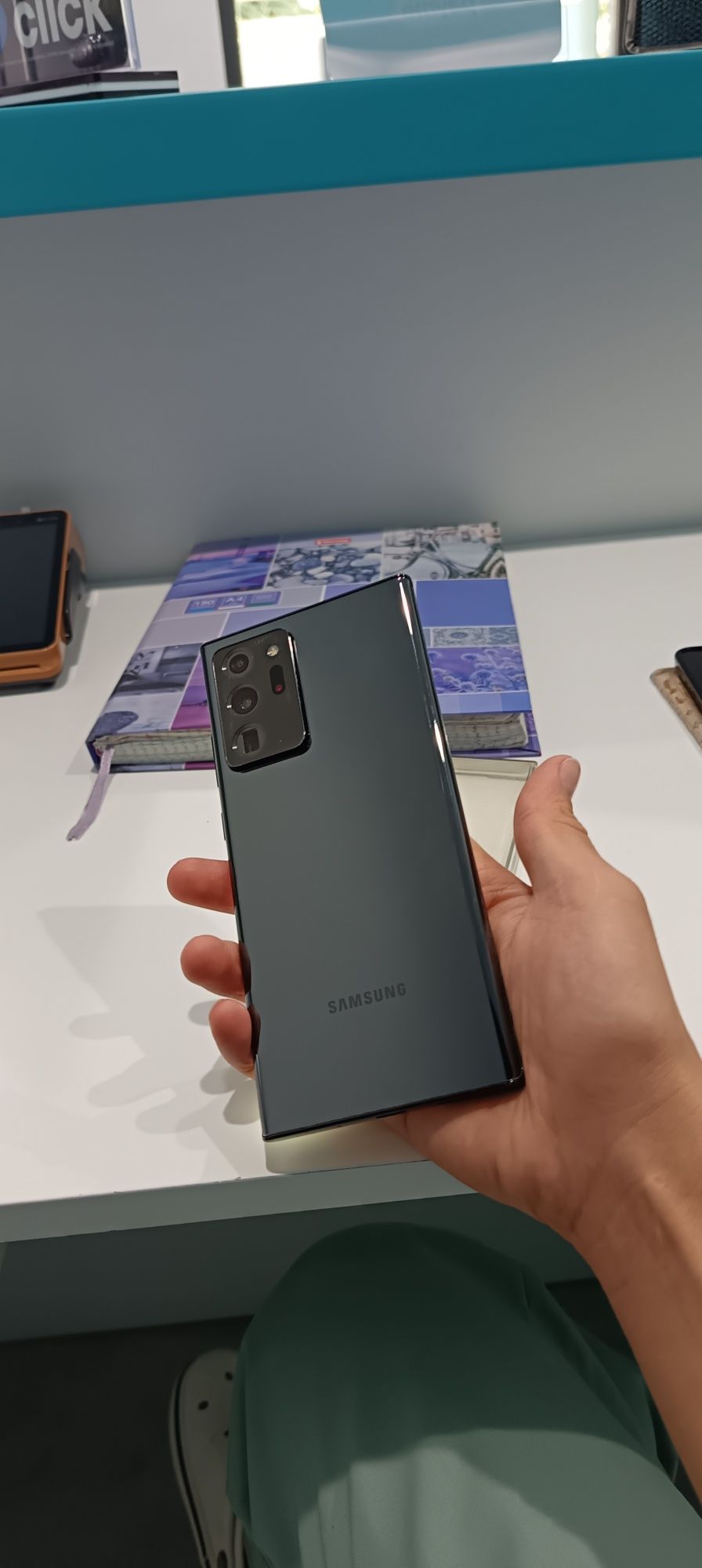 Samsung note 20 ultra 

оперативная память 12гб +8гб
основная память 2