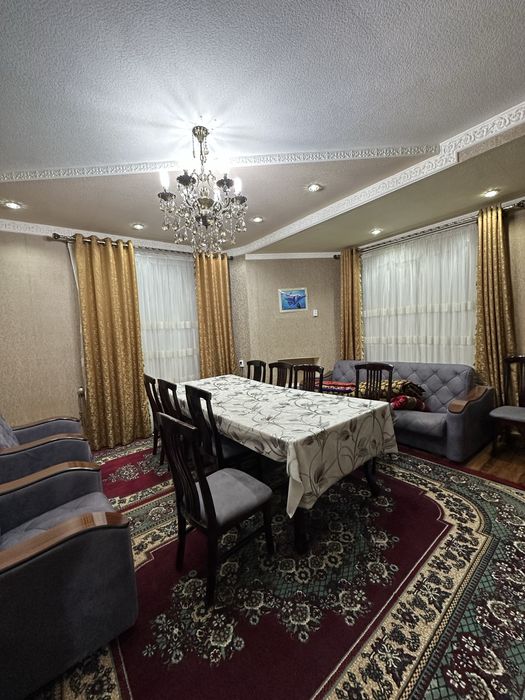 Uy sotiladi srochna qoyliq massif 5