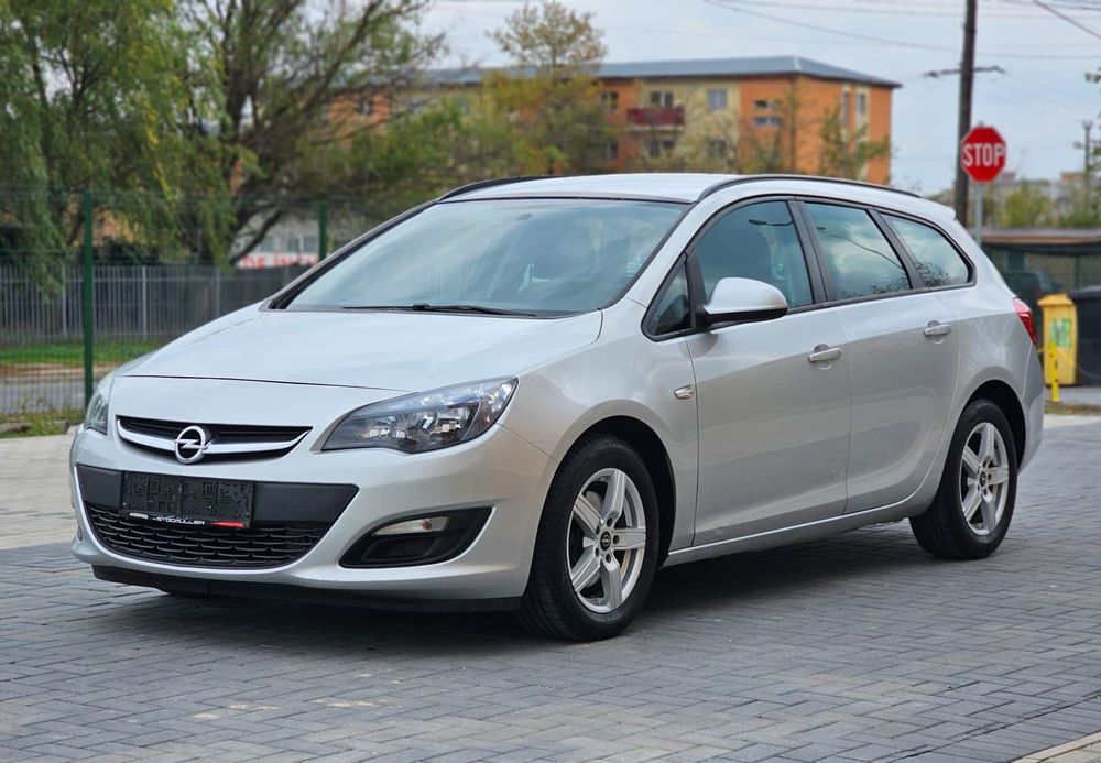 Opel Astra J Facelift 7 EcoFlex Diesel An 2014 Euro 5 Rate Livrare Garantie