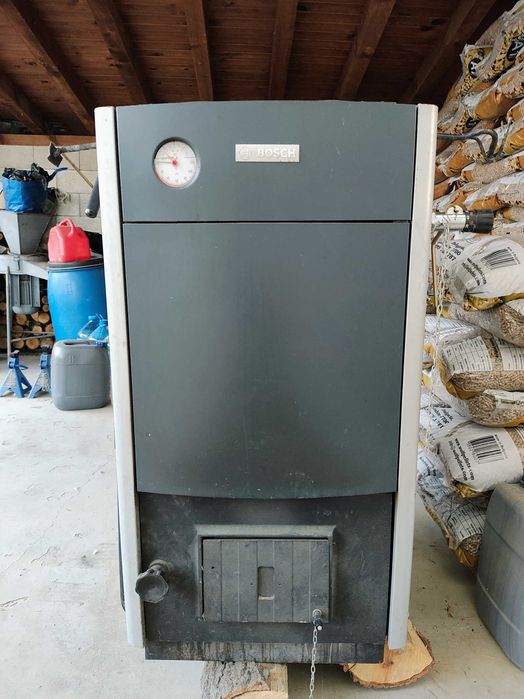 Котел на твърдо гориво Bosh /възможност за работа на пелети/