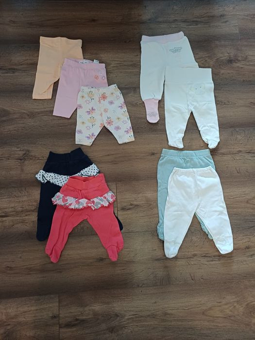 Подарявам бебешки дрешки