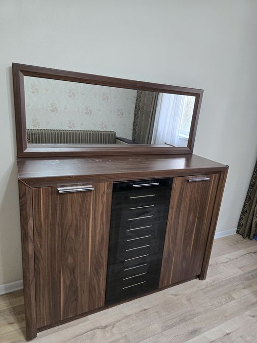 Комод с зеркалом