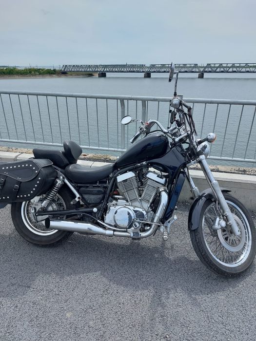Suzuki Intruder VS 800
