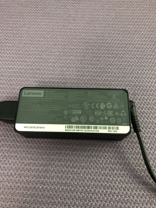 Продается зарядное устройство для Lenovo