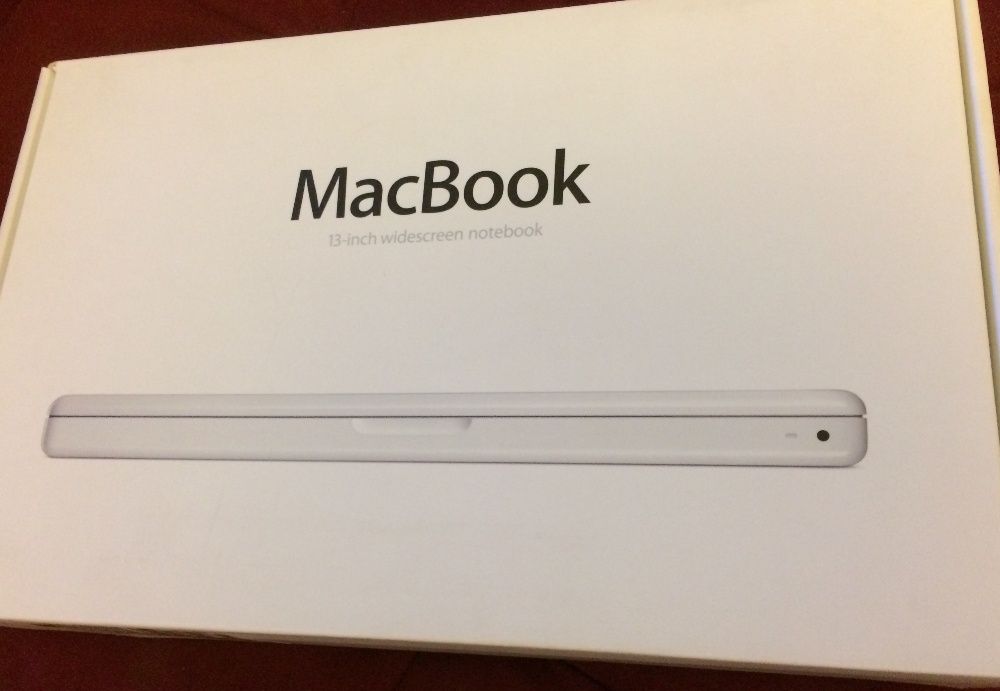 MacBook A1181 - 13-inch, Early 2009