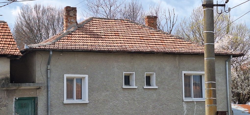 Продава се къща в село ръжена