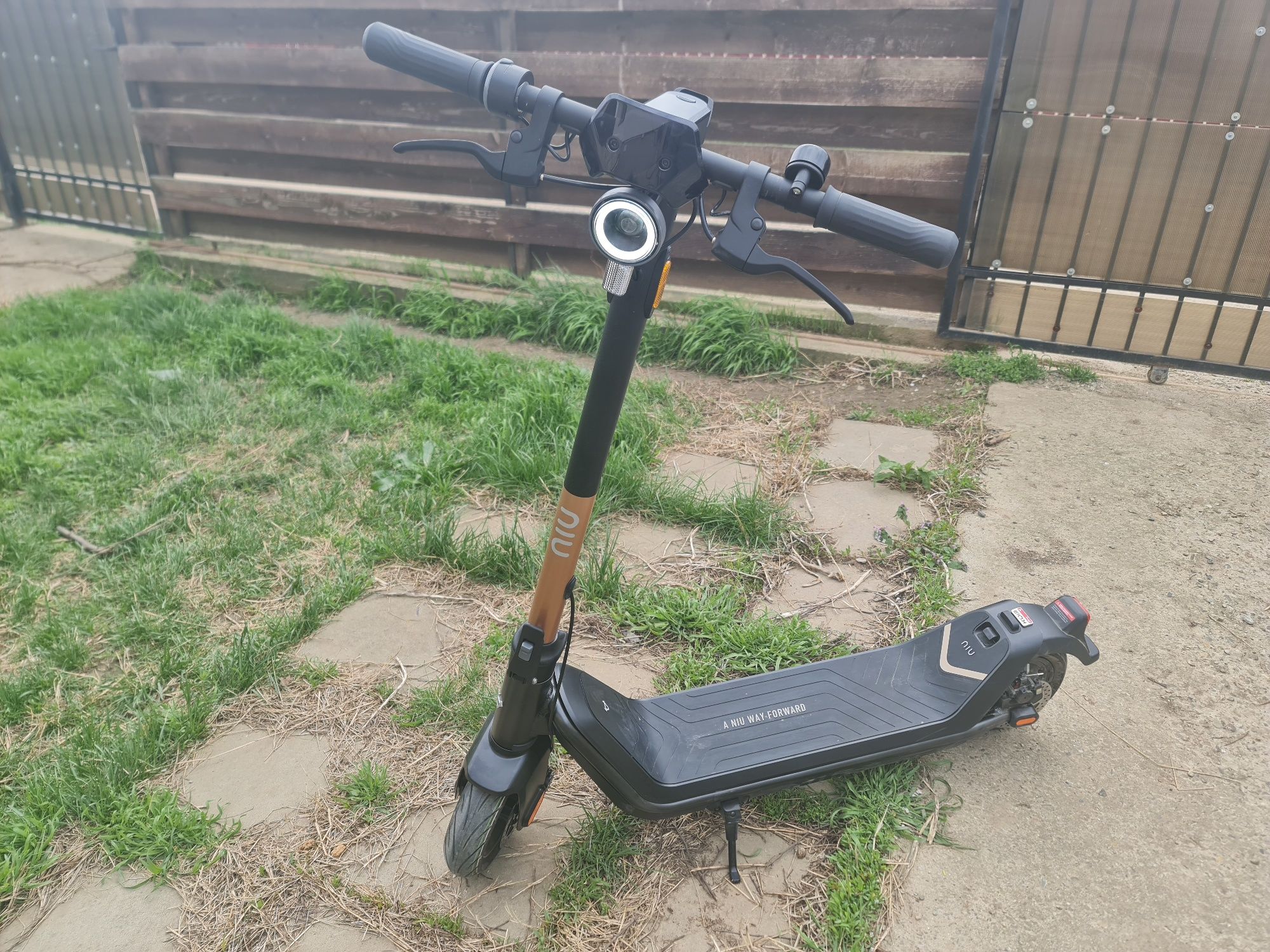 Trotineta NIU KQI3 Pro