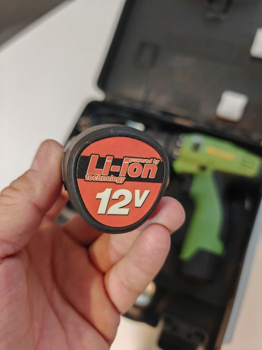 vand bormasina Procraft cu 2 acumulatori de 12v, perfect functionala,