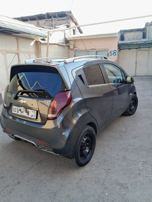 Chevrolet spark 2017 avtomat