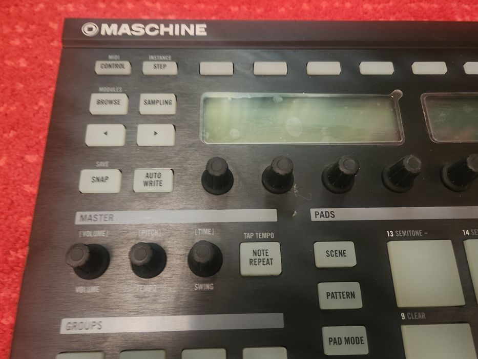 Native Instruments Maschine - drum machine