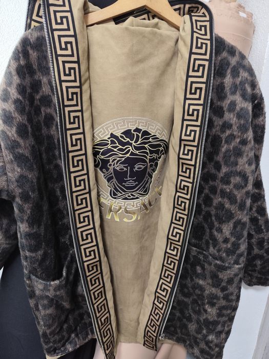 Дамско палто в тигрово/леопард Версаче ,с две лица