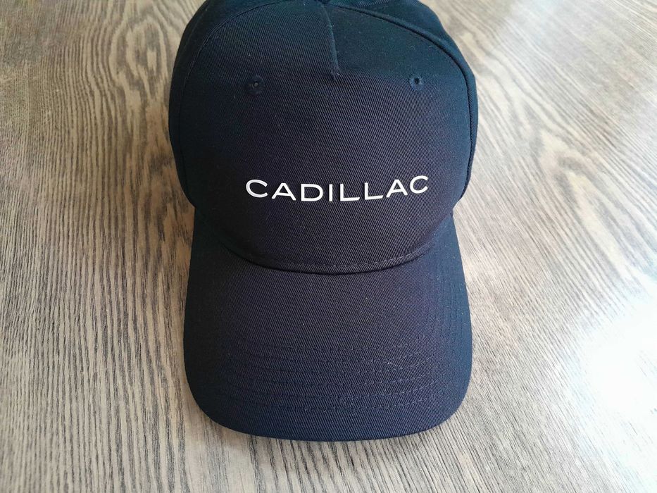 Шапки Scuderia Ferrari, Cadillac