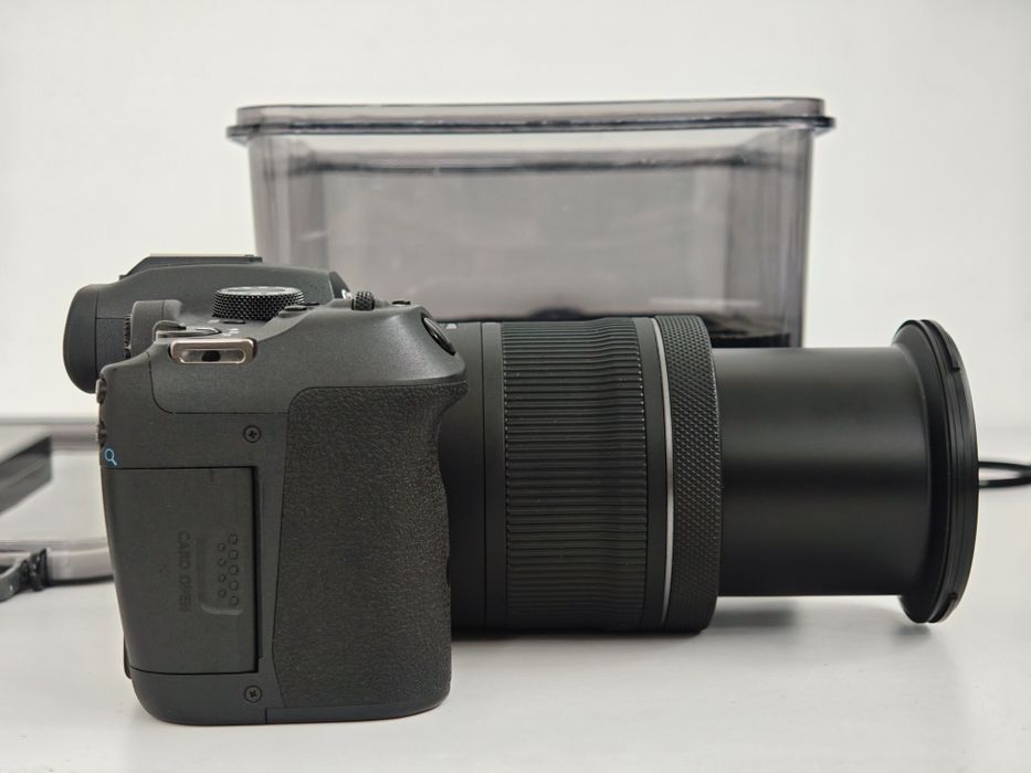 Canon R7 + RF 24-105mm + 4 батерии + 2 карти памет – комплект