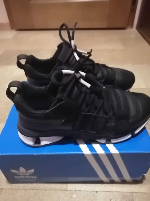 Продавам маратонки Adidas Twinstrike ADV Stretch Leather. Нови