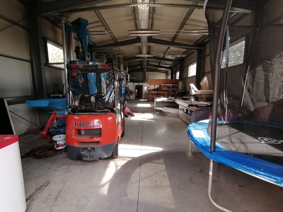 Vand hala 210 mp si teren 4100 mp la 30km de Cluj