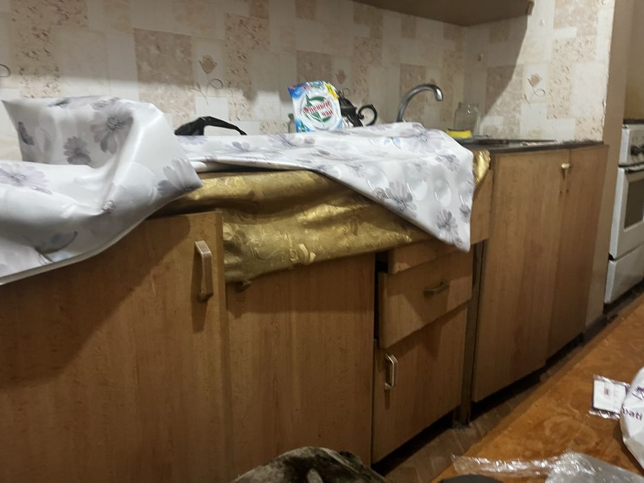 кухонный мебель сотилади келишамз