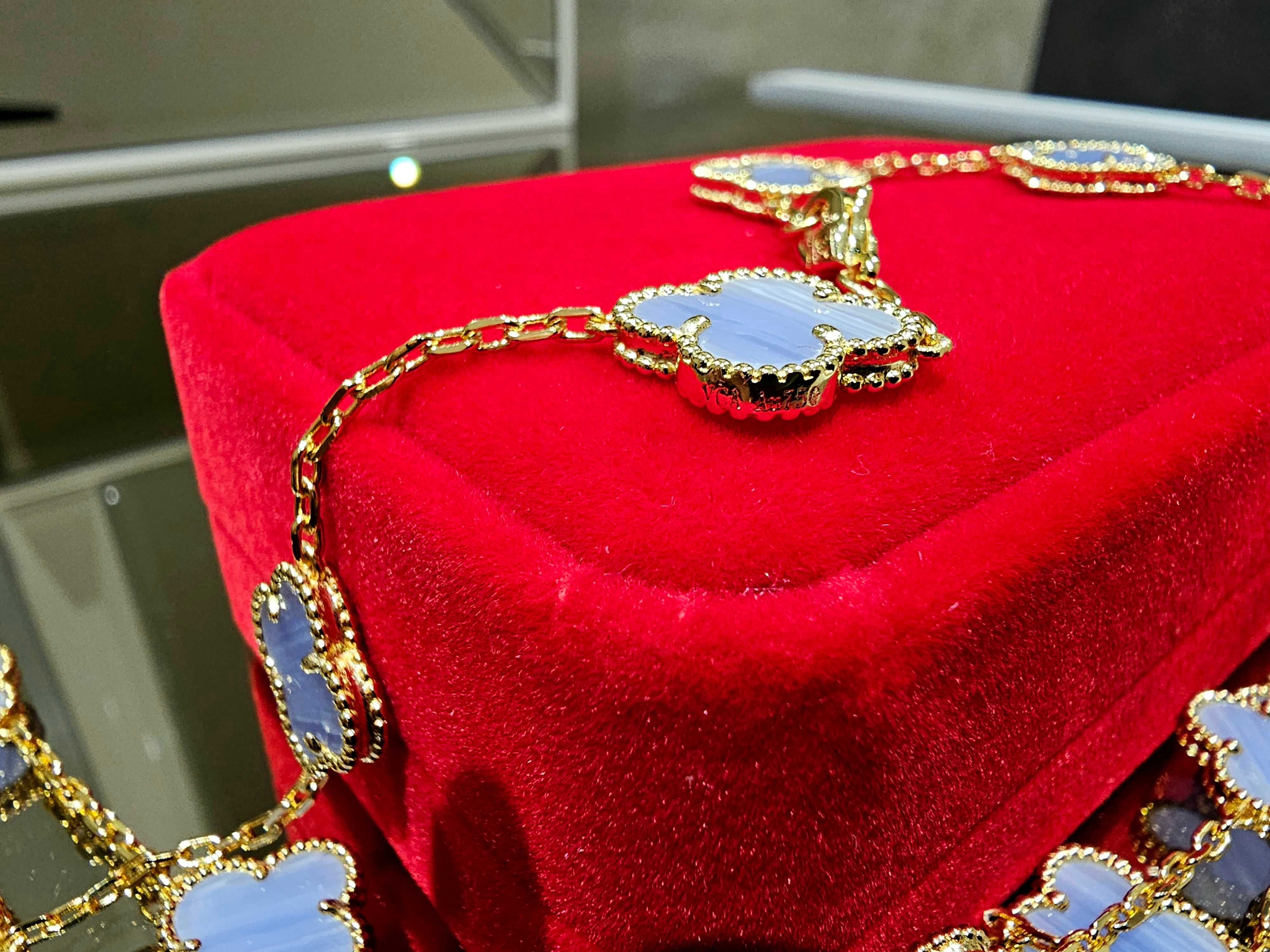 Van Cleef & Arpels VCA Blue Chalcedony 20 Motifs Alhambra Дамско Колие