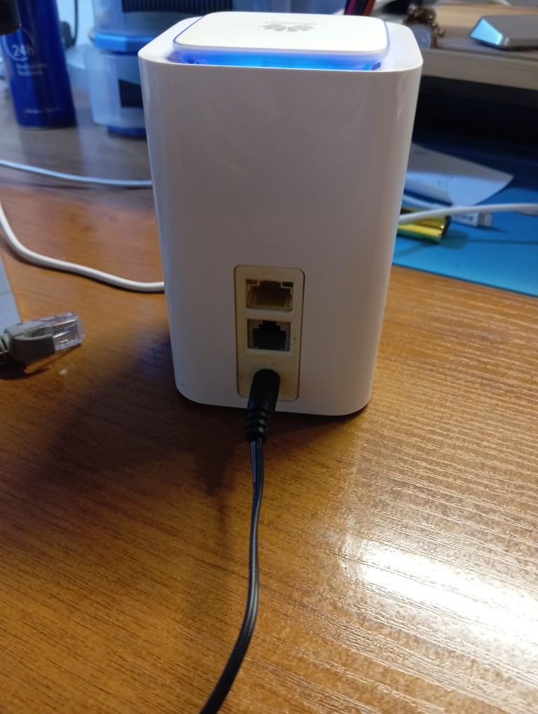 Рутер 4G Huawei Cube, разкодиран за всички оператори