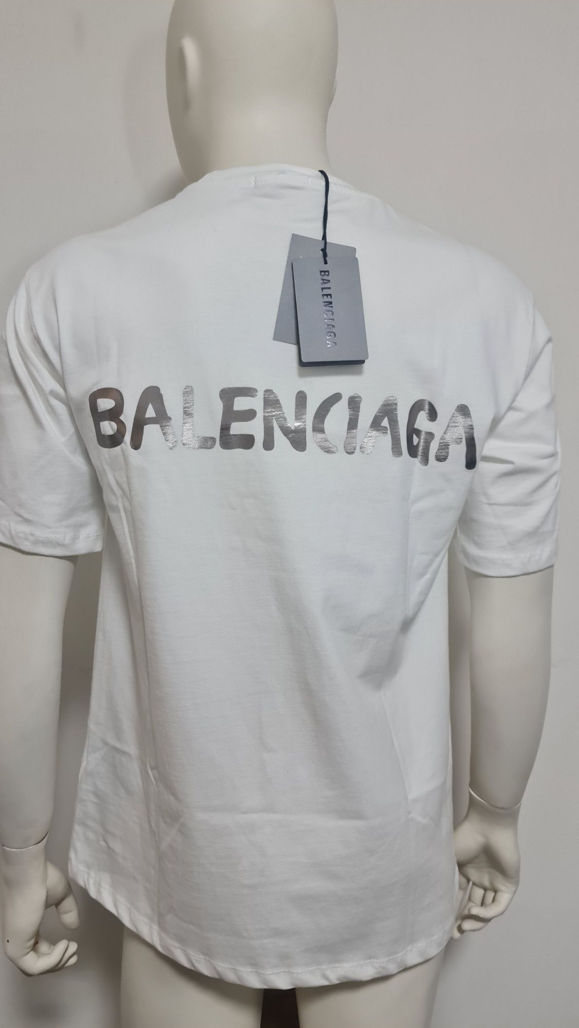 Tricou Balenciaga, colectia noua
