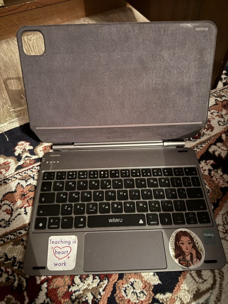 Продается срочно Клавиатура ipad 11 pro