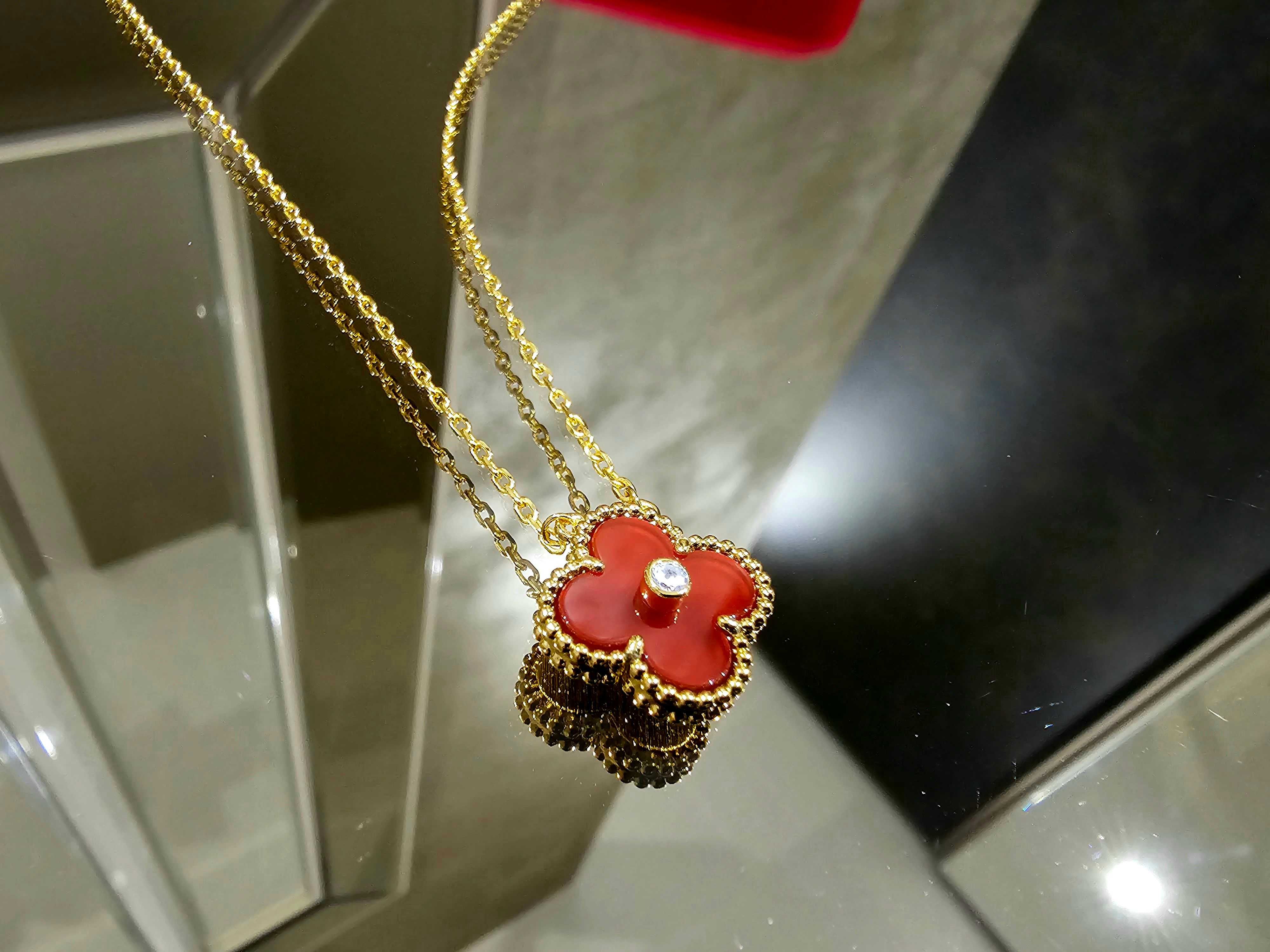 Van Cleef & Arpels VCA Gold Red Alhambra Diamond Clover Дамско Колие