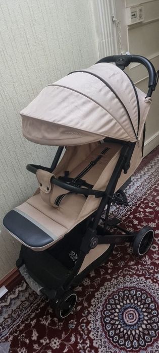 Сотилади. Коляска