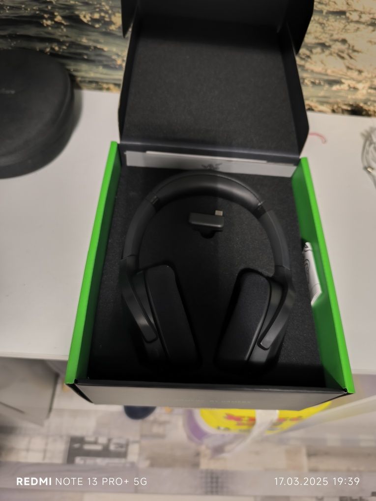 Слушалки RAZER barracuda bluetooth