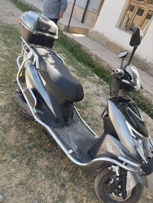 скутер электрический yuradi zor