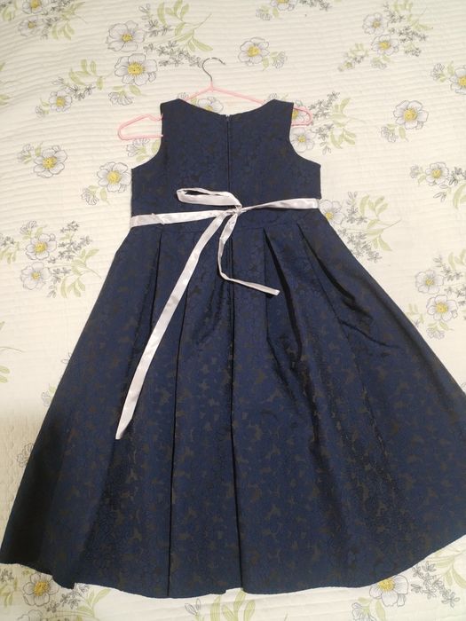 Привозное платье на девочку 9-12 лет