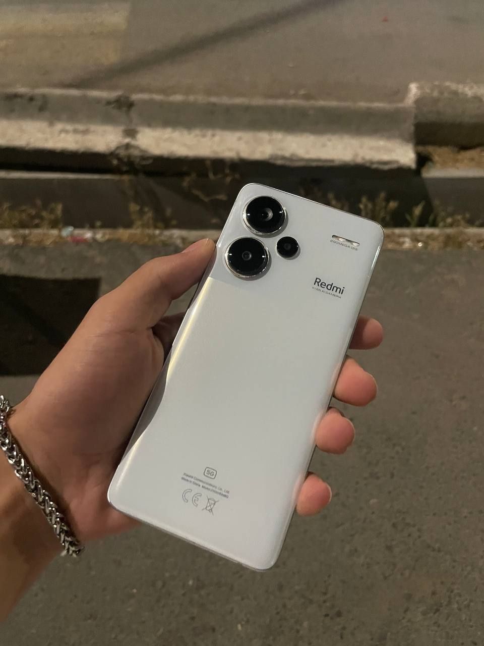 Redmi not 13 pro plus 5g 8/256 идеальное состояние