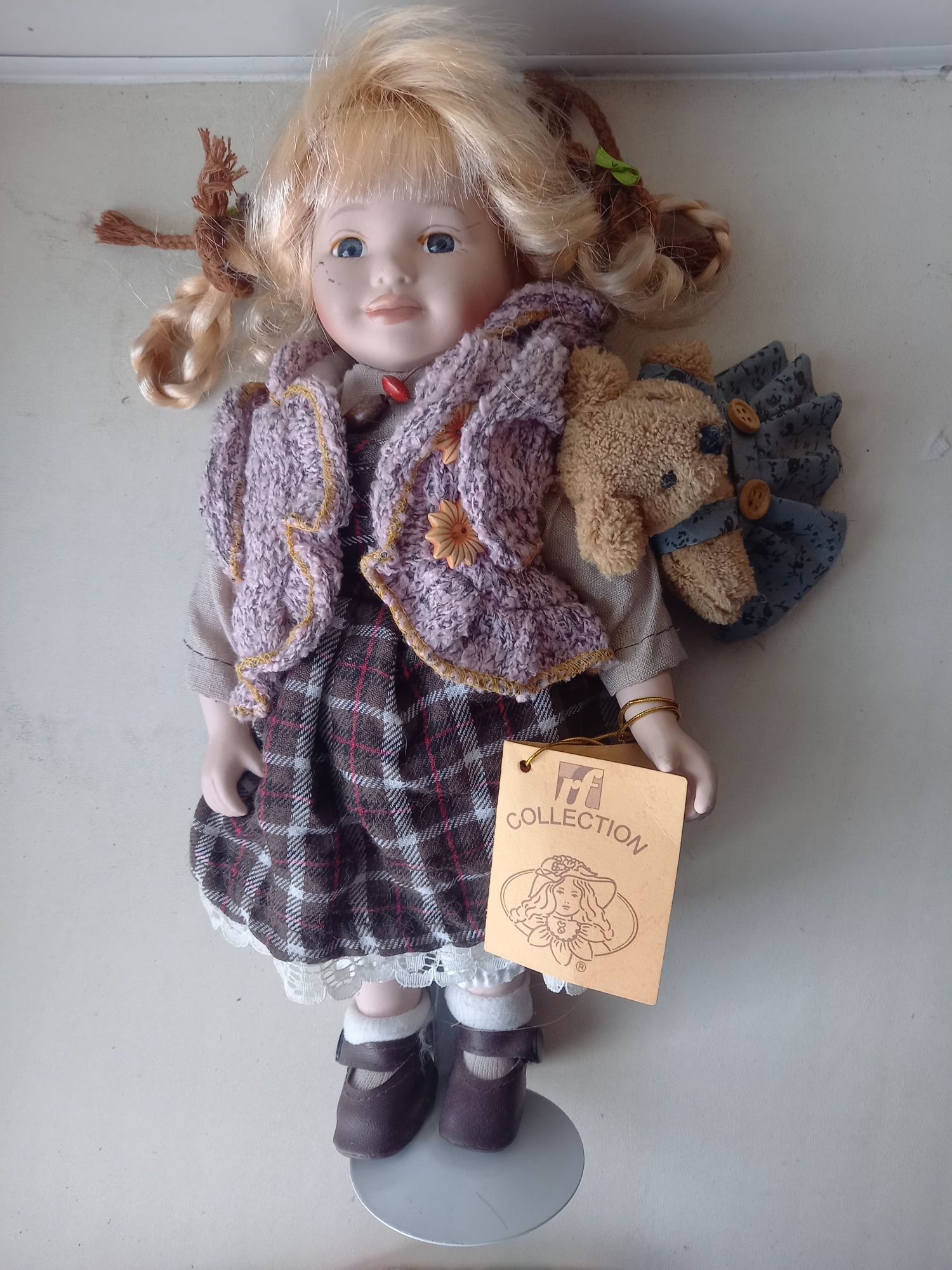 Продаётся коллекционная кукла и советская снегурочка