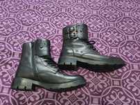 Ghete din piele naturală, Lasocki