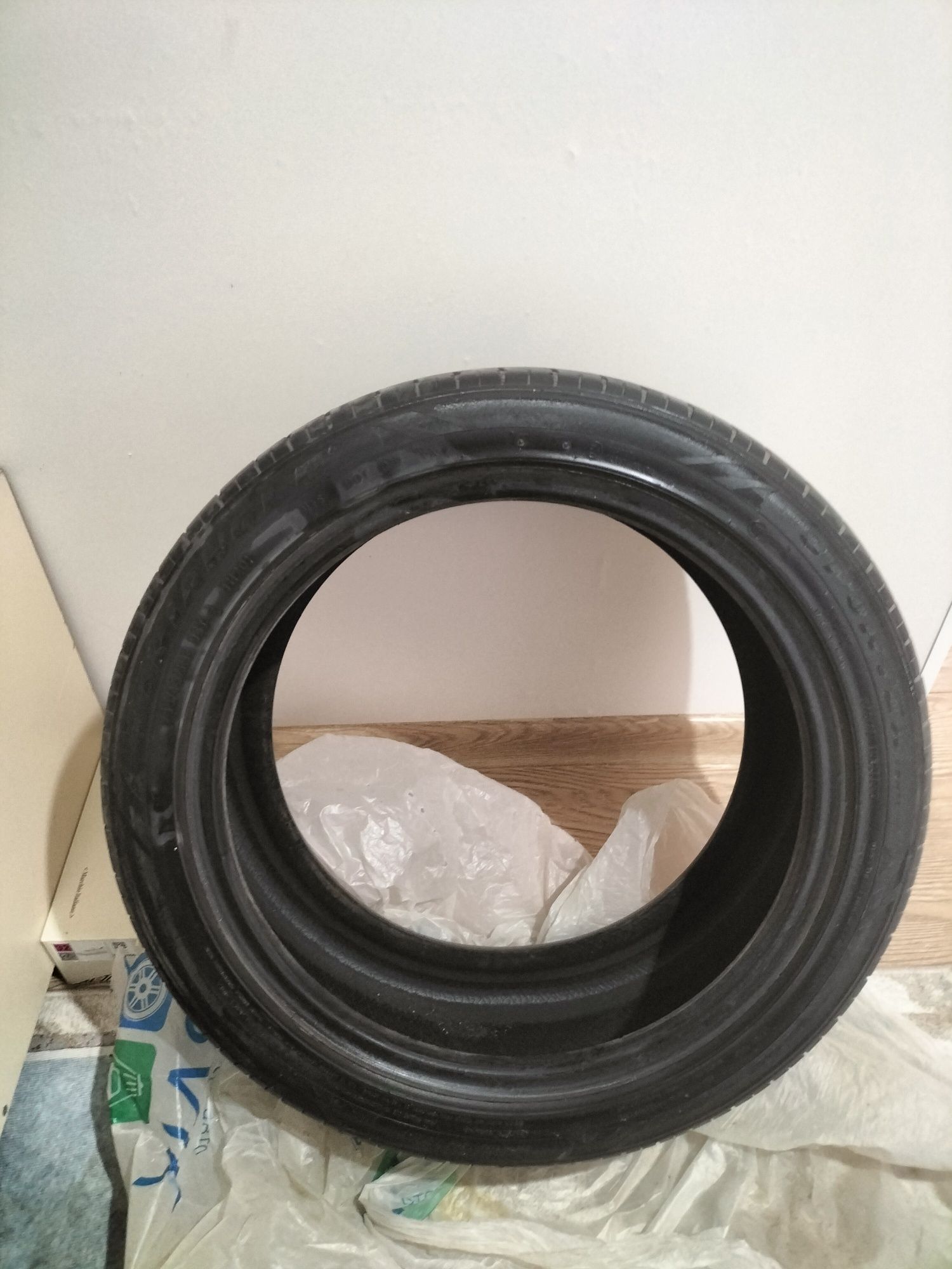 Резина 235/45/R18 Triangle