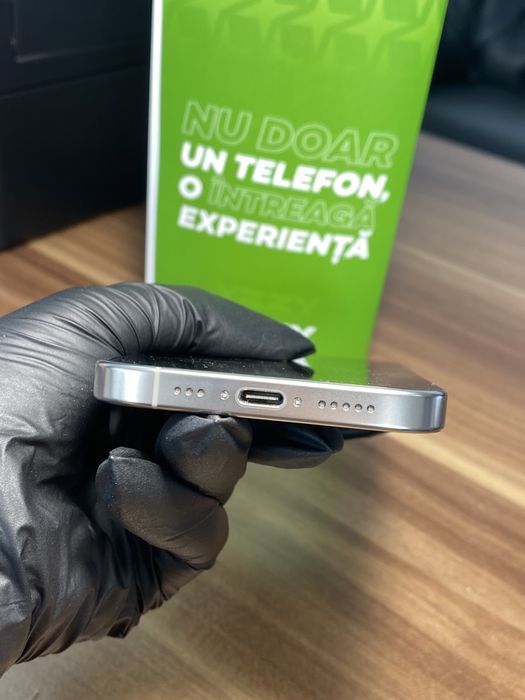 iPhone 16 Pro • 256 GB • Natural Titanium