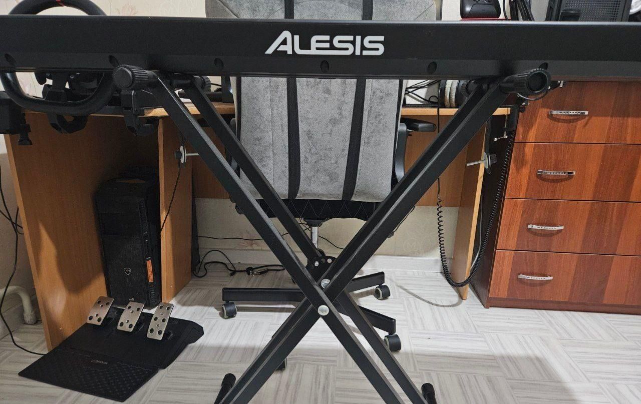 Midi-клавиатура ALESIS Q88 mkii