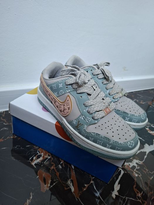 Vând Adidasi mas 37