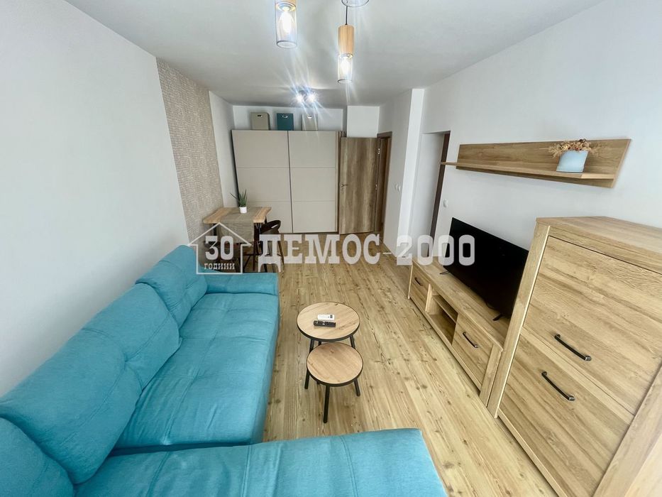 Двустаен с НОВО обзавеждане и ПАРКОМЯСТО