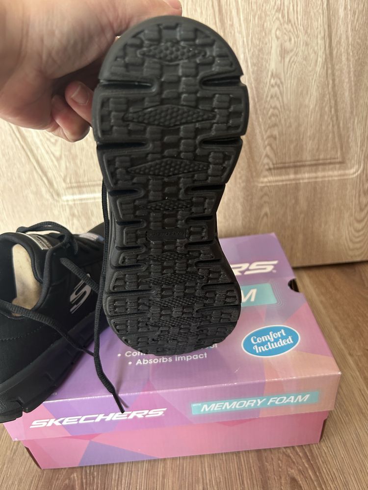 Skechers дамски маратонки