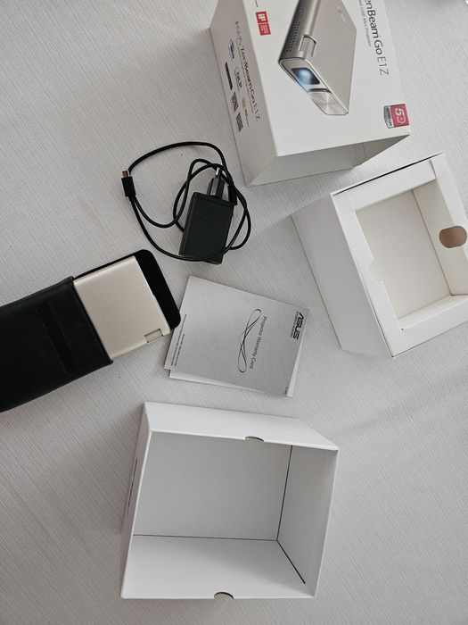 Videoproiector Asus zenbeam go E1Z