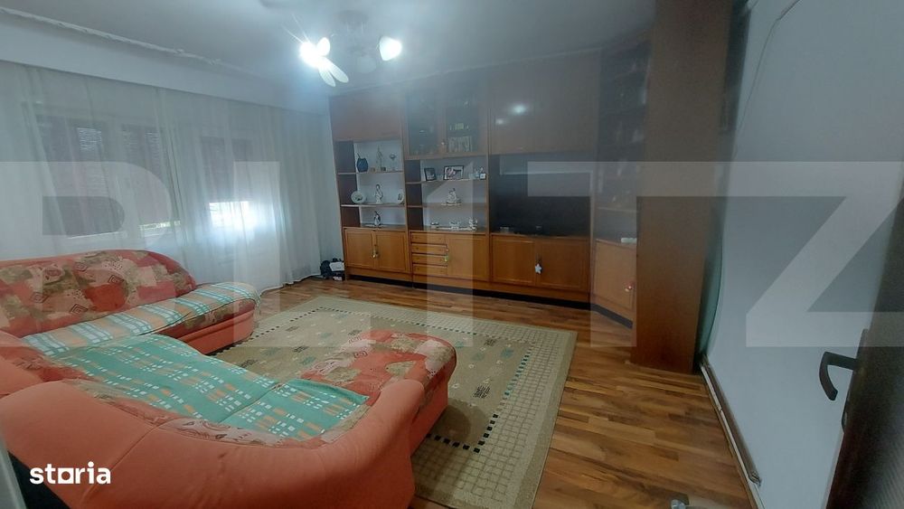 Apartament de vanzare, cu 3 camere, etaj 4, zona Girocului