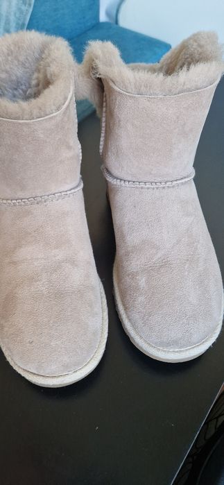 UGG scurte, gri deschis, cu snur in spate