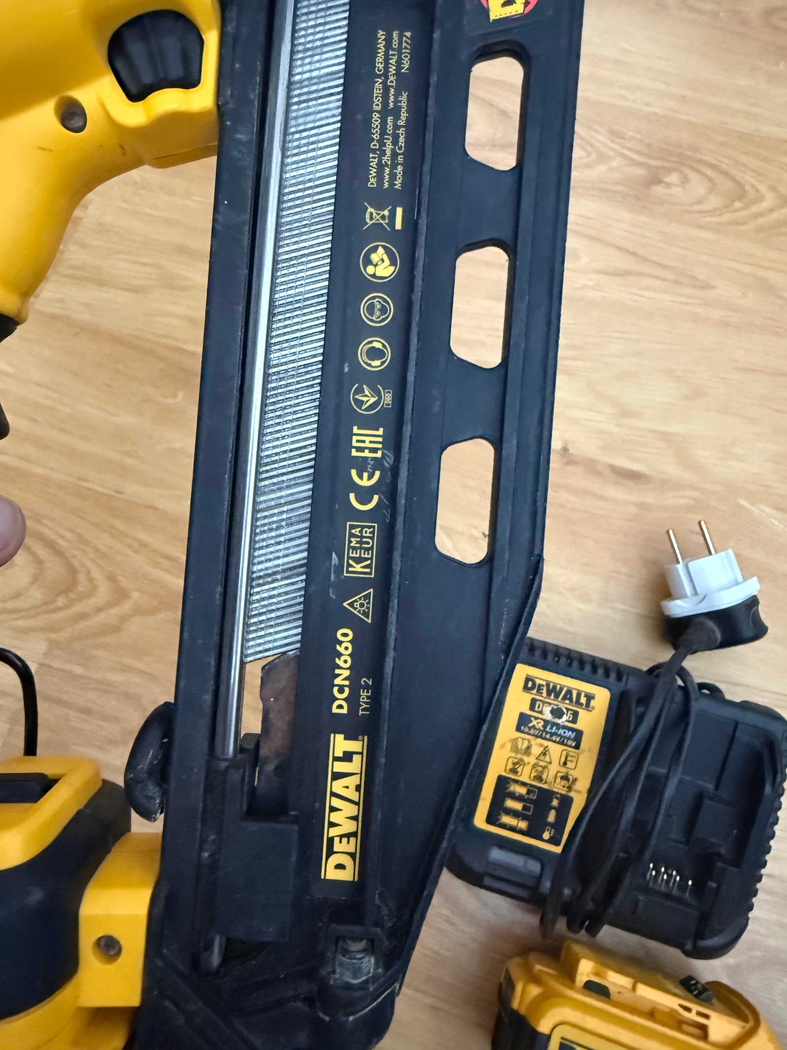 Dewalt DCN660 Такер